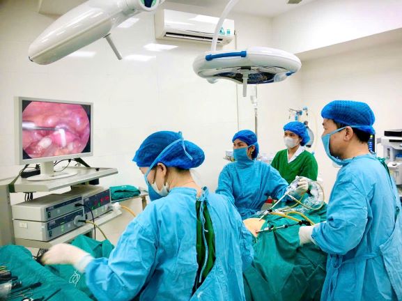 PHẪU THUẬT LẤY VÒNG TRÁNH THAI TRONG Ổ BỤNG