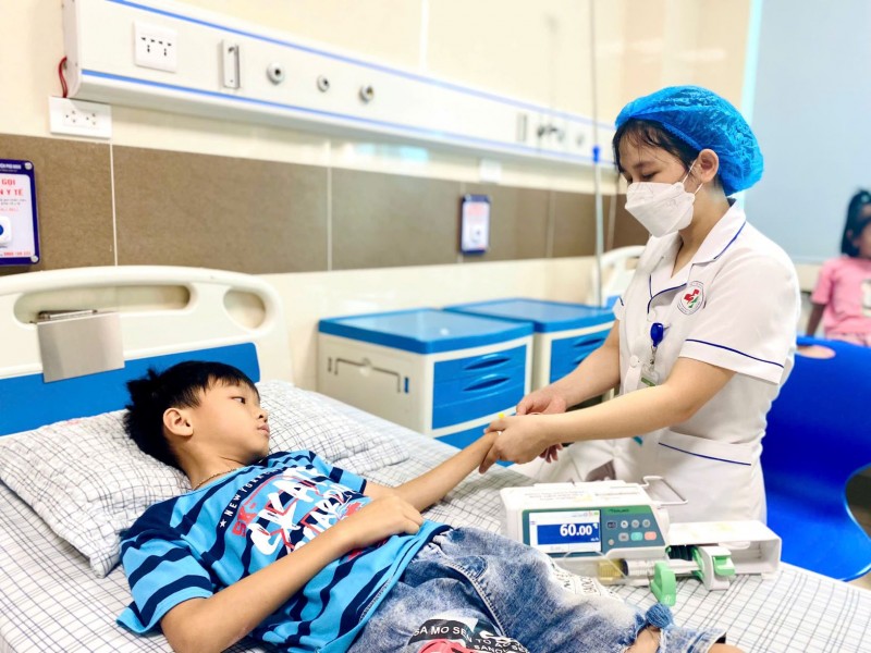 CẤP CỨU BỆNH NHI SỐC NHIỆT DO THỜI TIẾT NẮNG NÓNG 