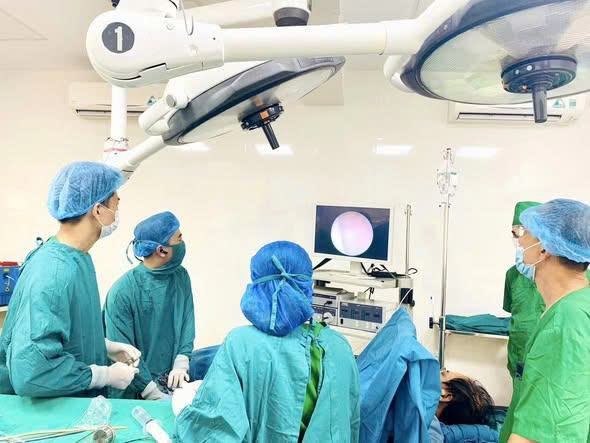 TÁN SỎI TIẾT NIỆU NGAY TẠI TRUNG TÂM Y TẾ KHU VỰC PHÙ NINH - PHỐI HỢP CÙNG CHUYÊN GIA BỆNH VIỆN ĐẠI HỌC Y HÀ NỘI